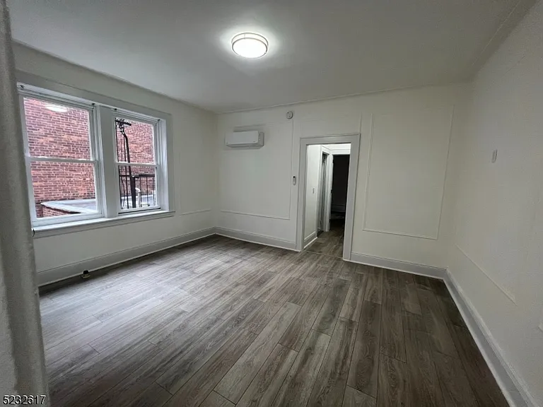 412-416 Bloomfield Ave #22 — Photo 11
