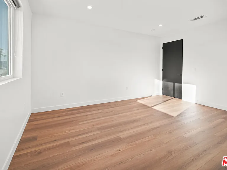 1907 S Corning St #1 — Photo 18