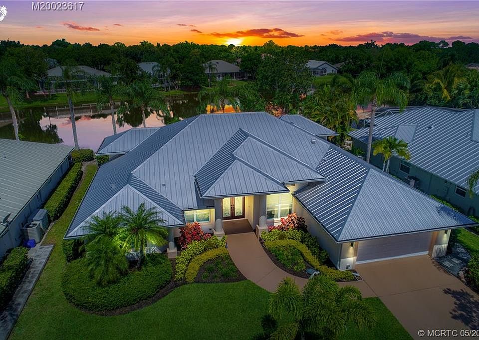 1st image of 809 SW Lighthouse Dr