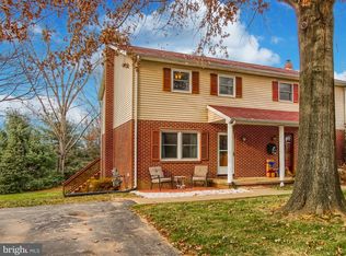 29 Dew Drop Rd, York, PA 17403