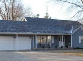 614 Dogwood Dr, Arcola, IL 61910