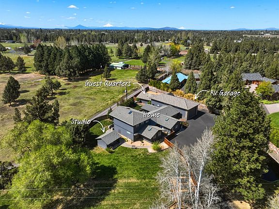 3rd image of 62267 Powell Butte Rd