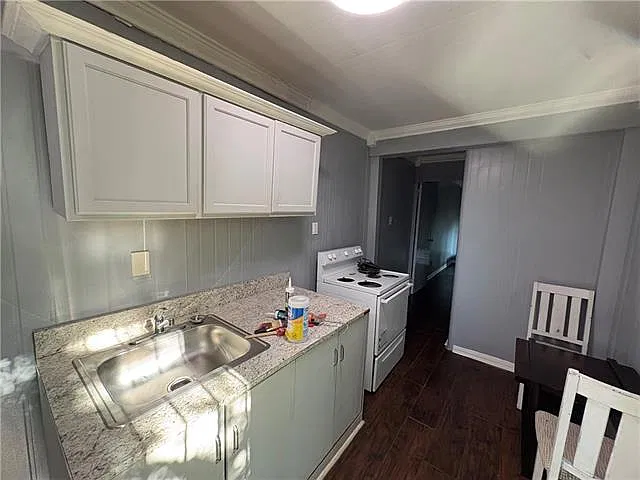 2 bed, 1.0 bath, 432 sqft, $900 — Photo 2