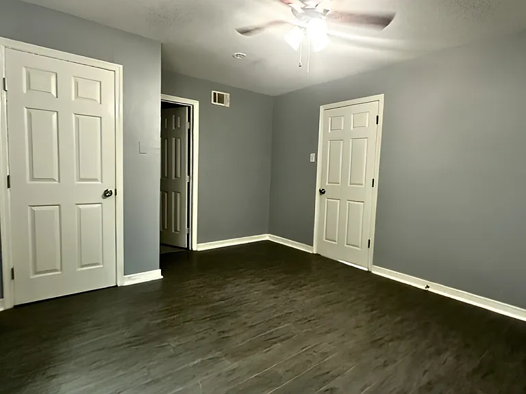 312 N Chestnut St #205 — Photo 2