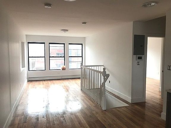 2nd image of 515 Evergreen Lvwrk