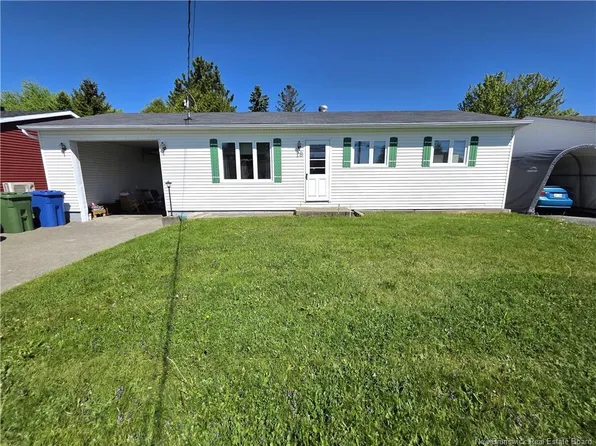 18 Des Soeurs St, Edmundston, NB E7B 1G6