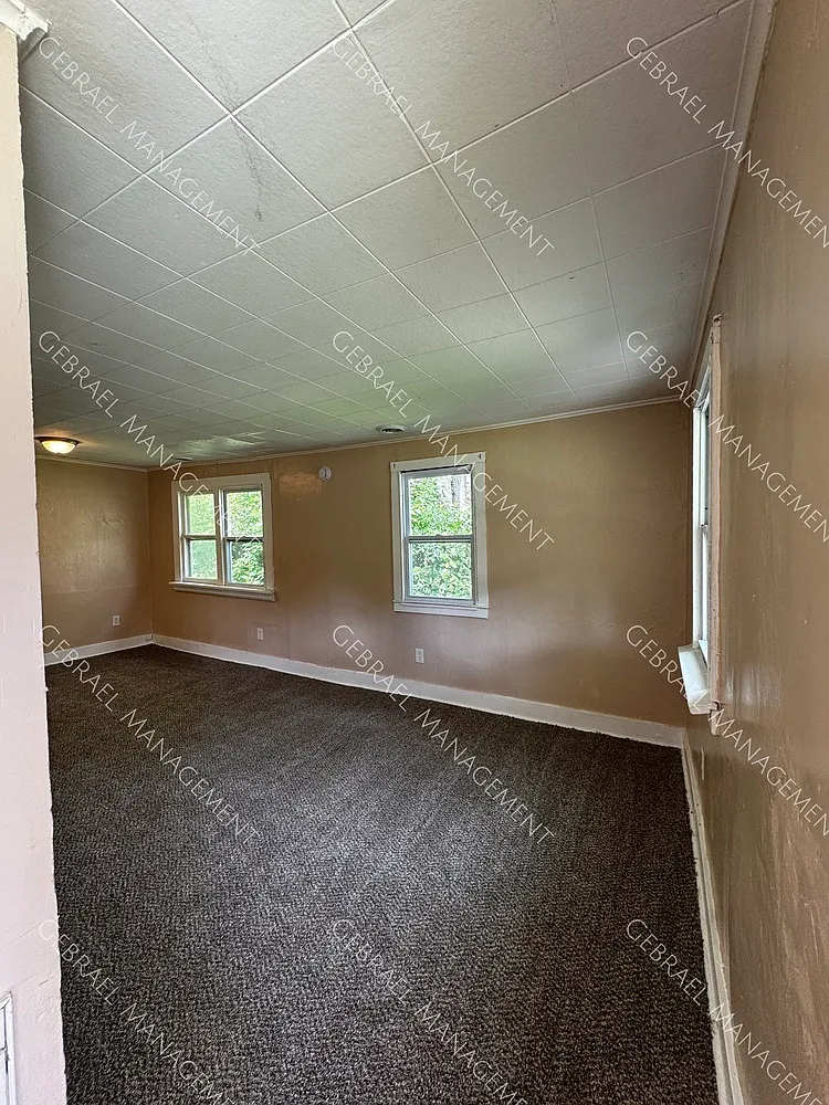 3208 Holly ave. — Photo 3