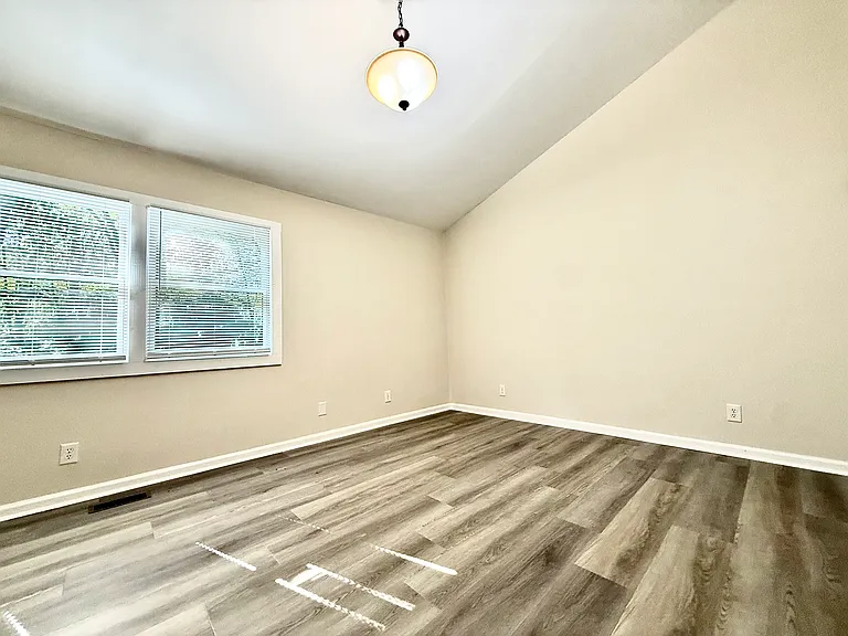 6231 Thom Rd — Photo 8