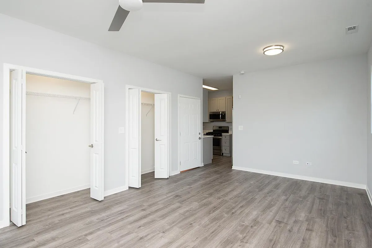 Building Photo - 1713 W Cullerton St #3