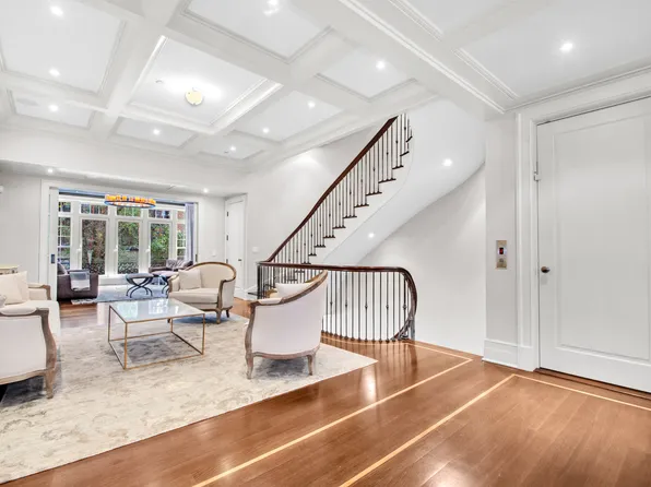 435 East 87th Street image 3 of 30