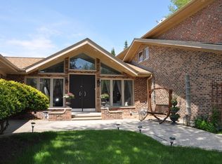 228 Elm Ct, Northbrook, IL 60062