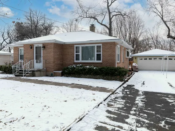 115 Eagle Point Rd, Fox Lake, IL 60020