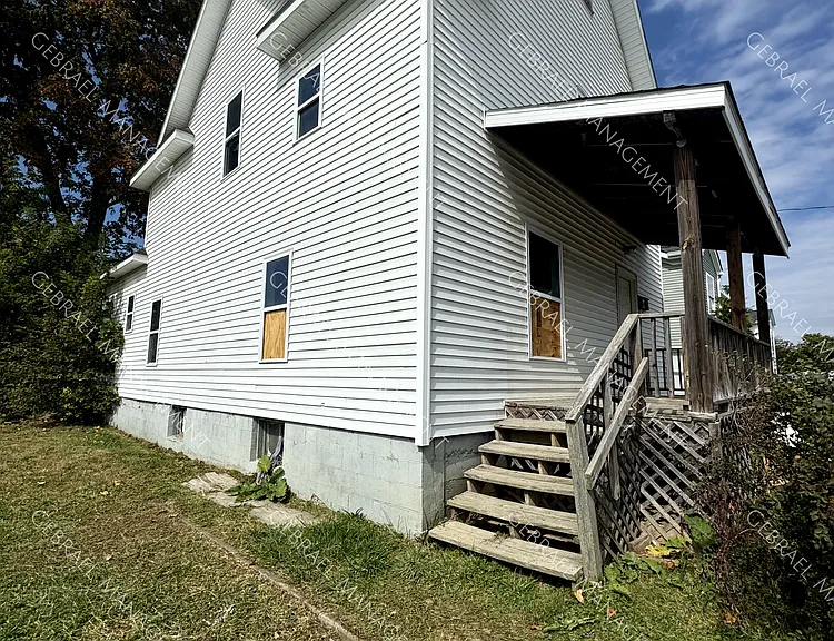 1303 Root St #1 — Photo 1
