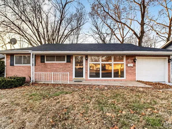 1865 Clover Ln, Florissant, MO 63031