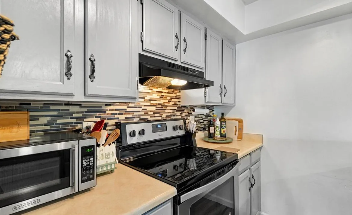 2 bed, 957 sqft, $2,500 — Photo 4