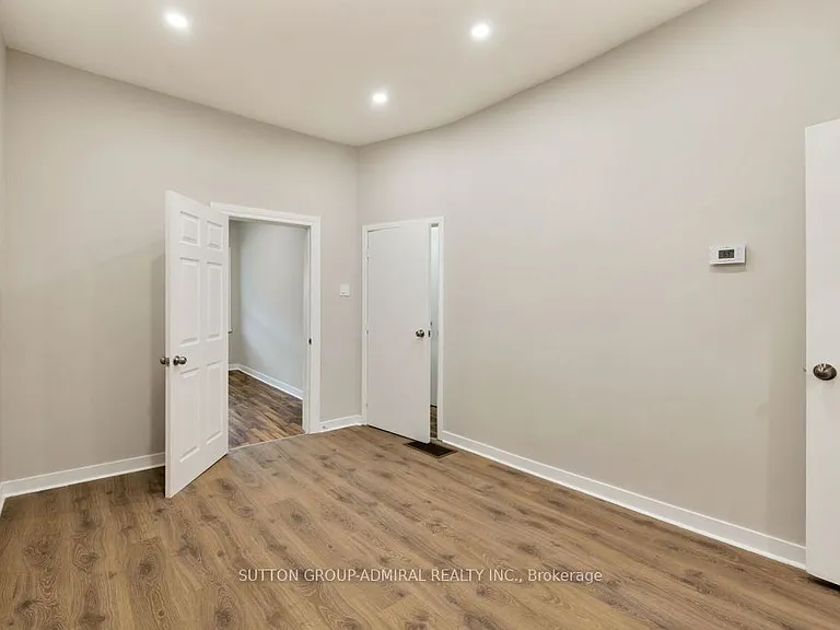 81 Palmerston Ave #MAIN — Photo 8