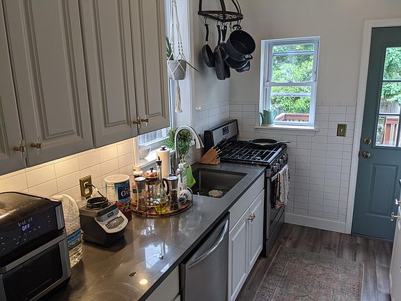 4th image of 6920 Bishop St