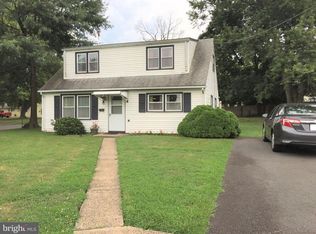 91 Glen Mawr Dr, Ewing, NJ 08618