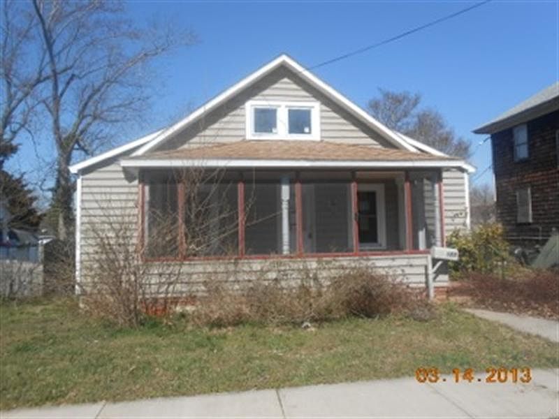 1st image of 615 South St