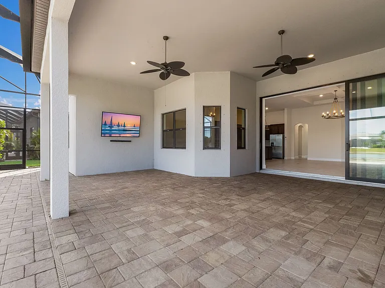 712 Sigsbee Loop — Photo 31