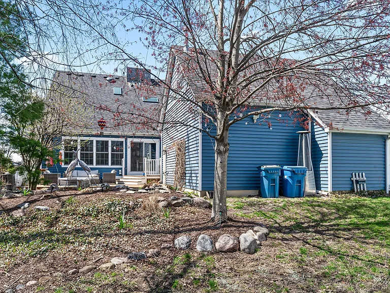 439 S Church Rd — Photo 45