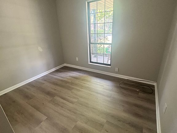 5th image of 5007 Candace Cir