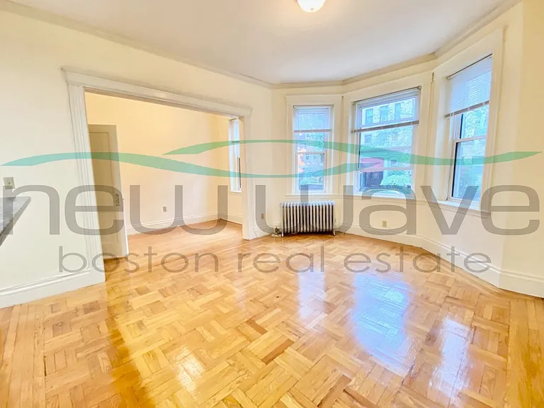 32 Queensberry St #6 — Photo 10