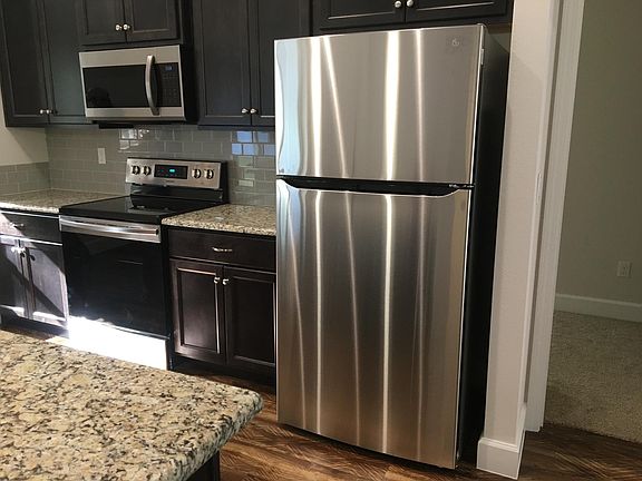 Refrigerator included + all kitchen appliances
