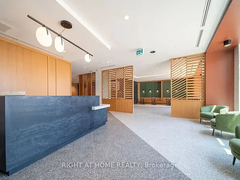 2495 Eglinton Ave W #1410 — Photo 15