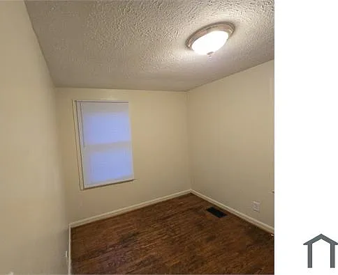 3311 Linwood Ave — Photo 2