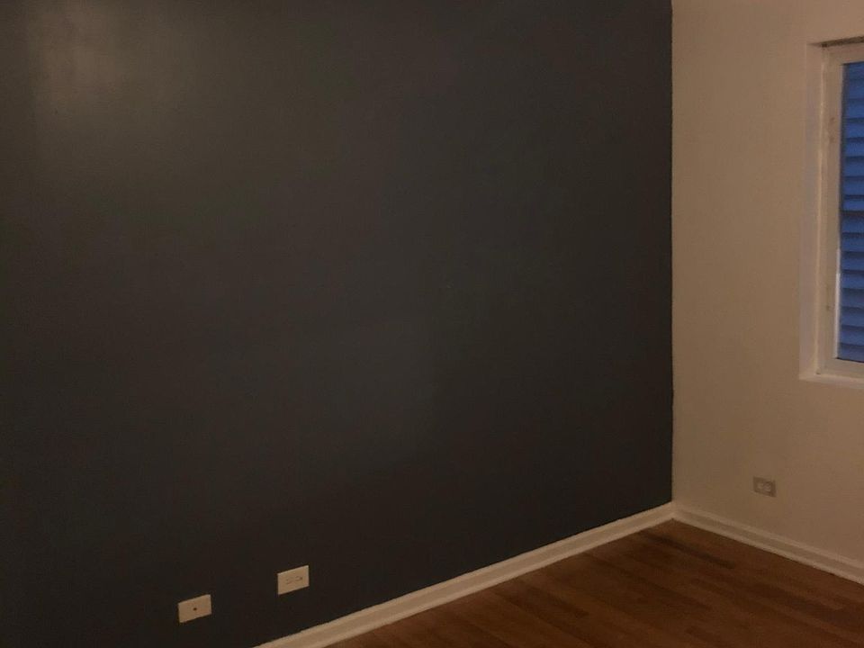 1st image of 1242 W Oakdale Ave #2