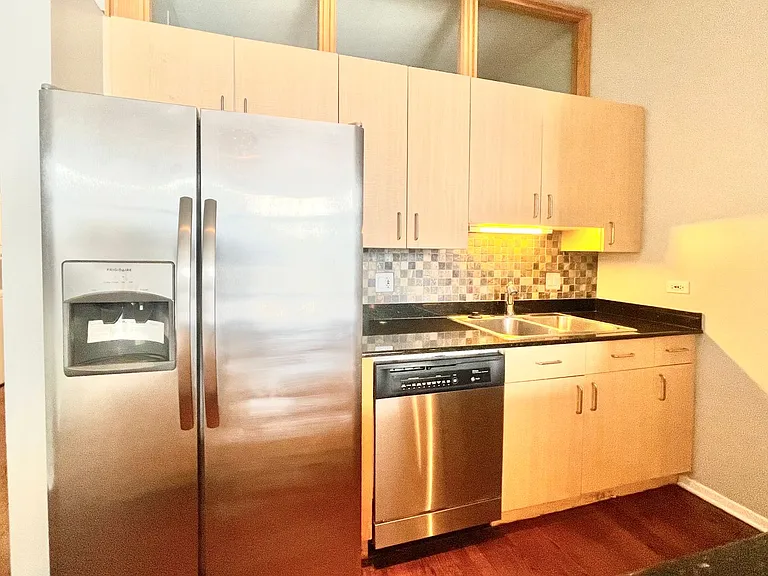 1201 W Adams St #612 — Photo 9