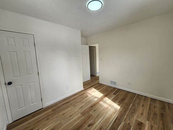 4th image of 2028 Margaret St