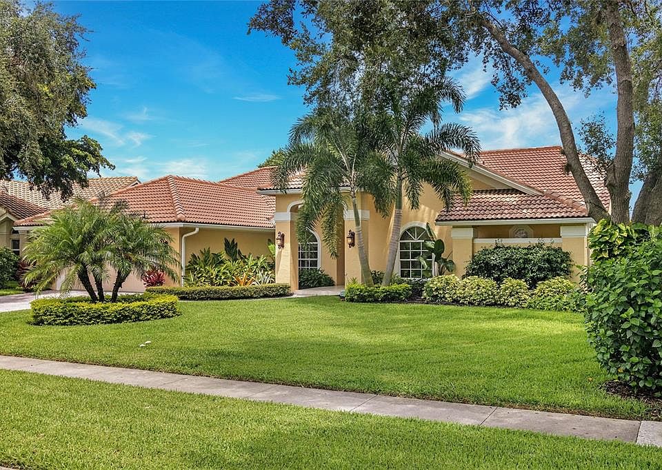 1st image of 257 Monterey Dr