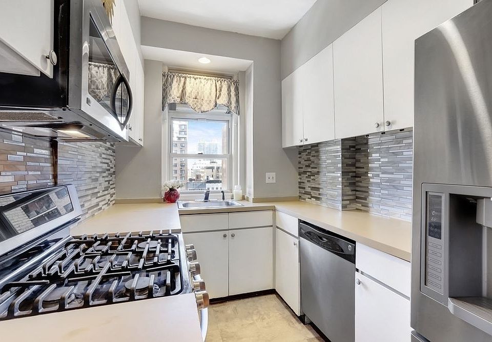 2nd image of 144 E 36th St APT 8C