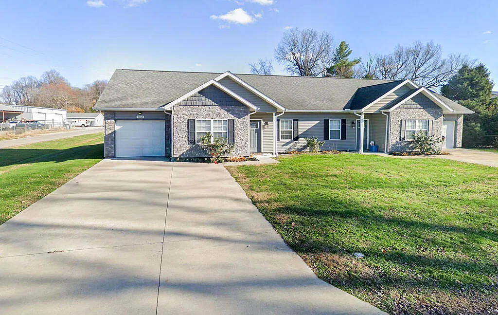 2 bed, 1.5 bath, $1,400 — Photo 2