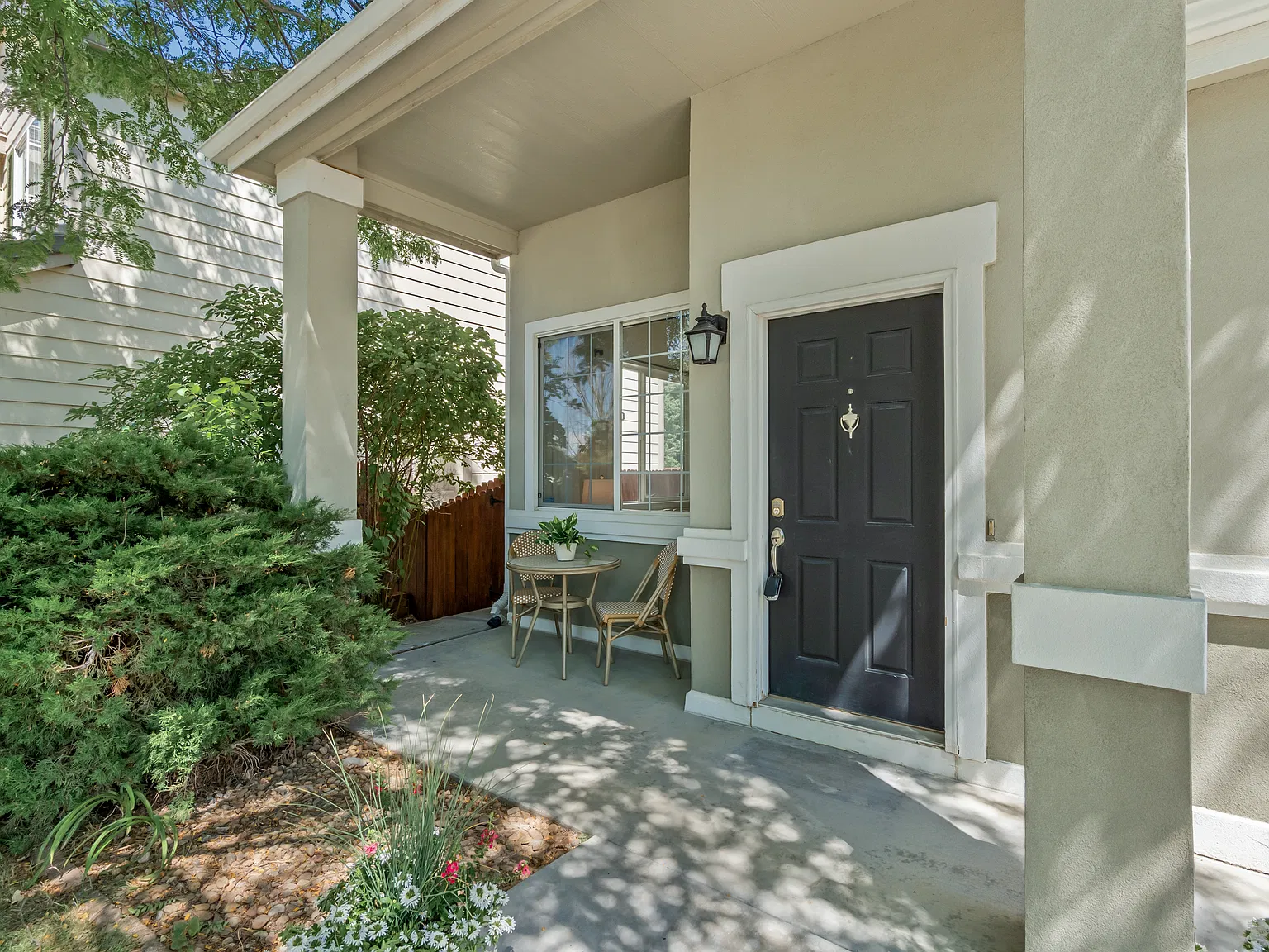 3 bed, 2.5 bath, 1683 sqft, $2,400 — Photo 3