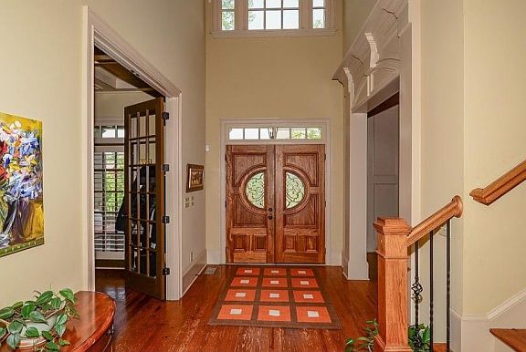 2nd image of 2046 Westwood Cir SE