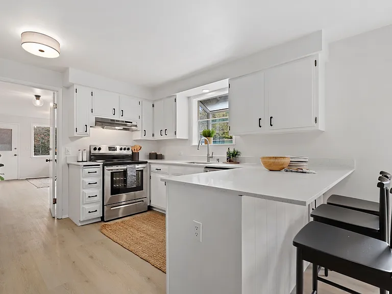 3601 NE 145th St — Photo 12