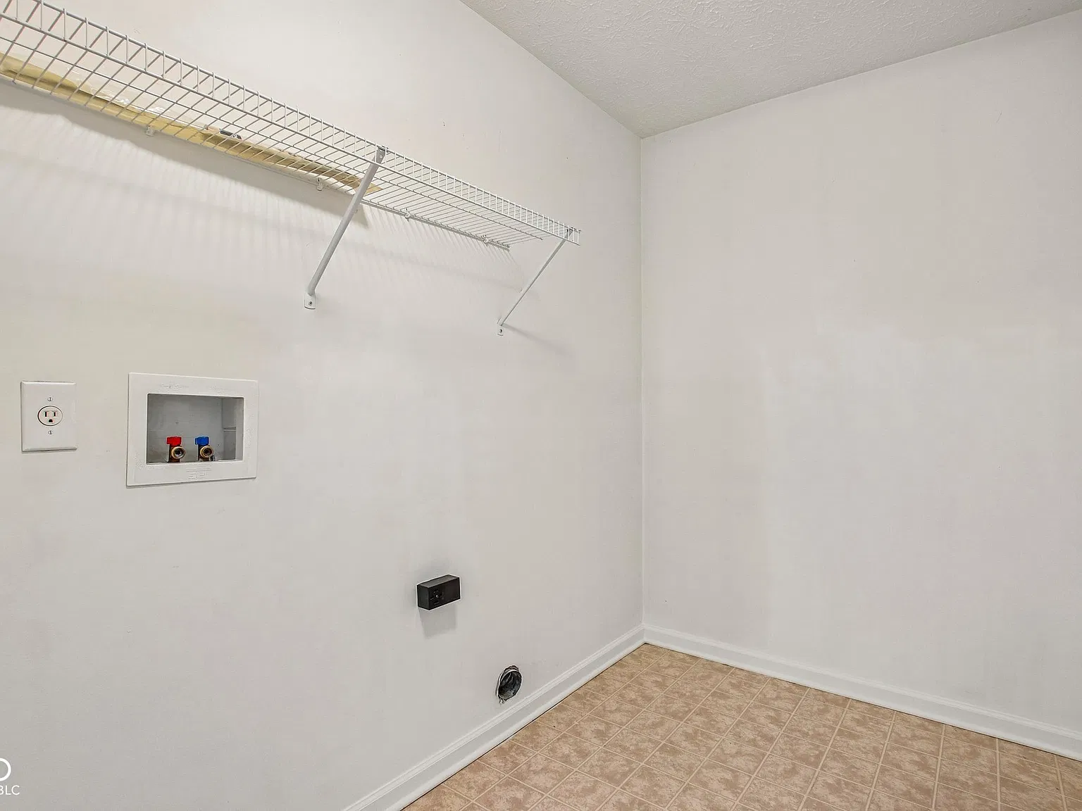 4 bed, 2.5 bath, 2391 sqft, $2,000 — Photo 4