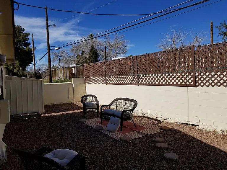 862 Del Rey Dr #C — Photo 3
