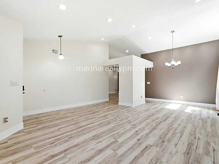 208 Buttercup Cir — Photo 39