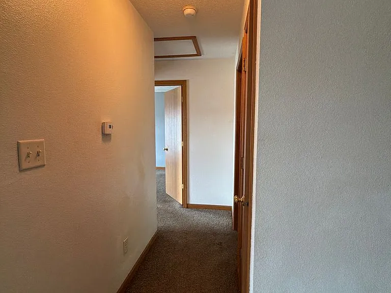 269 Woodridge Ct — Photo 24