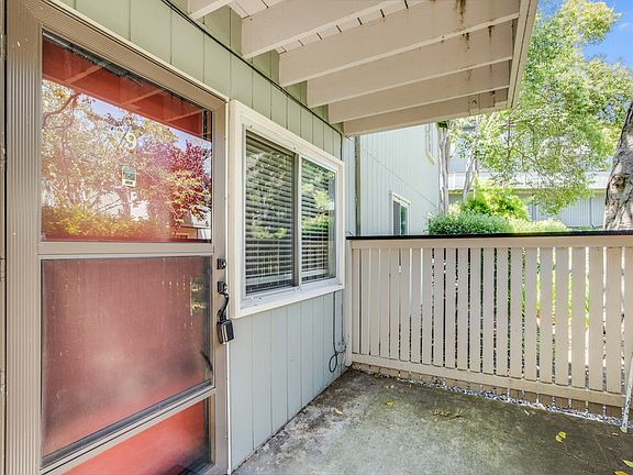3rd image of 413 Piccadilly Pl APT 9