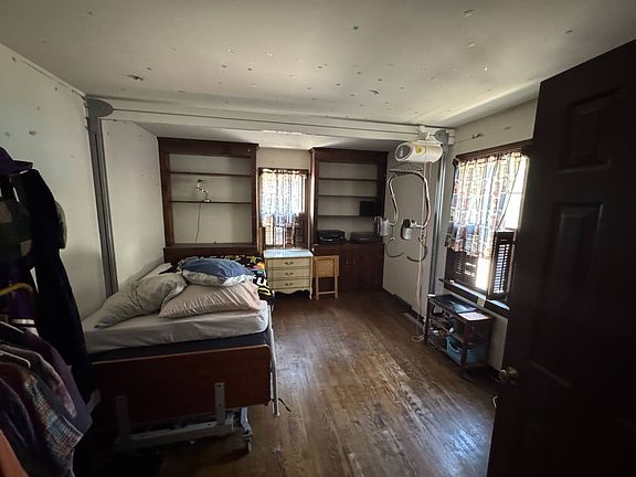 4th image of 10639 Looking Glass Rd