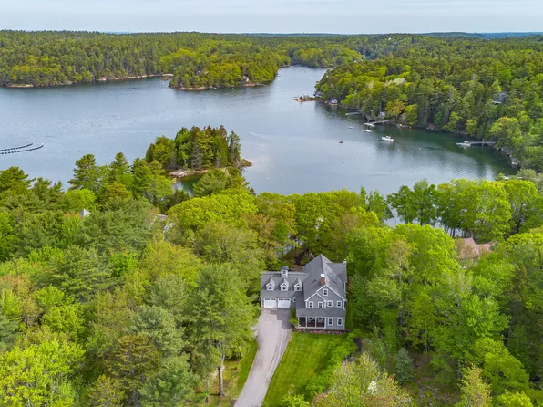 31 Painted Point Road, Phippsburg, ME 04562