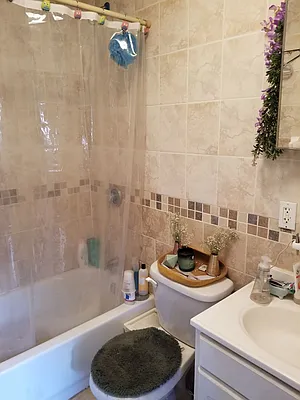 Rented by Aron Fried, LREB | media 2