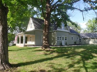 19 S Lester St, Bloomfield, IN 47424