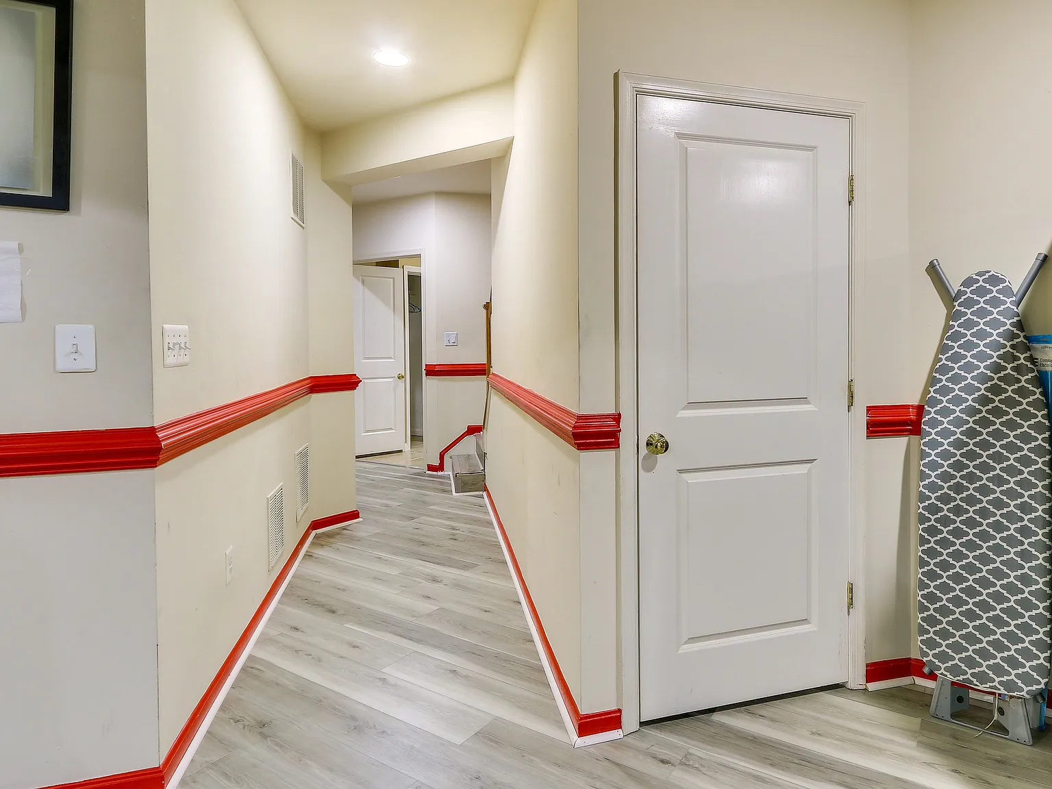2 bed, 2000 sqft, $2,300 — Photo 2