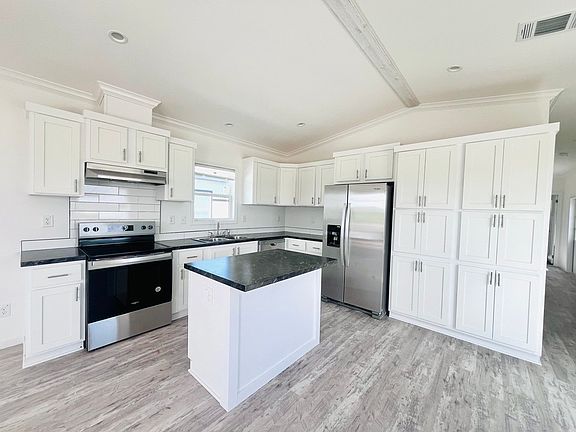 5th image of 2961 Chamberlain Way